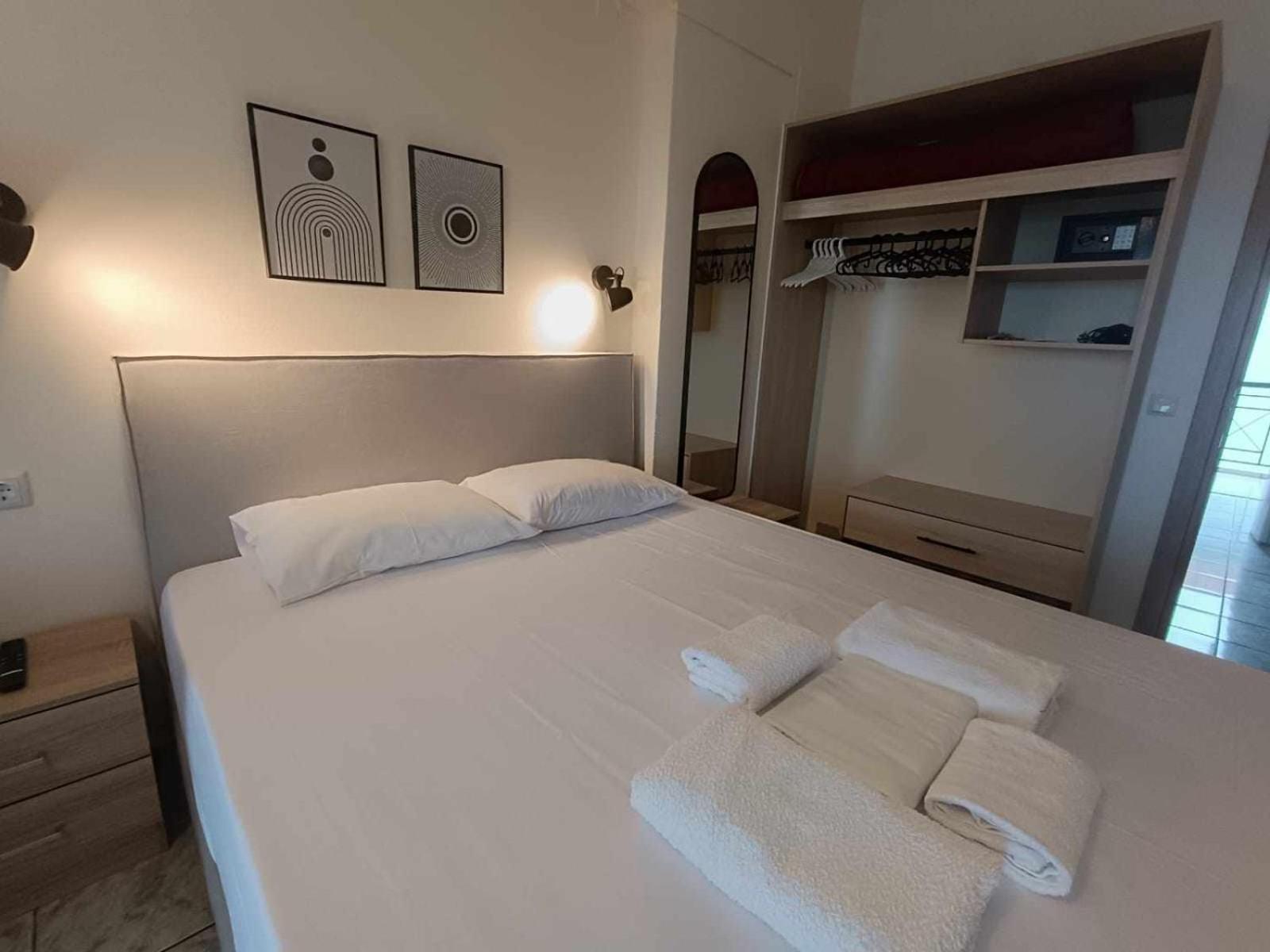 Faros Apartments Митикас Екстериор снимка