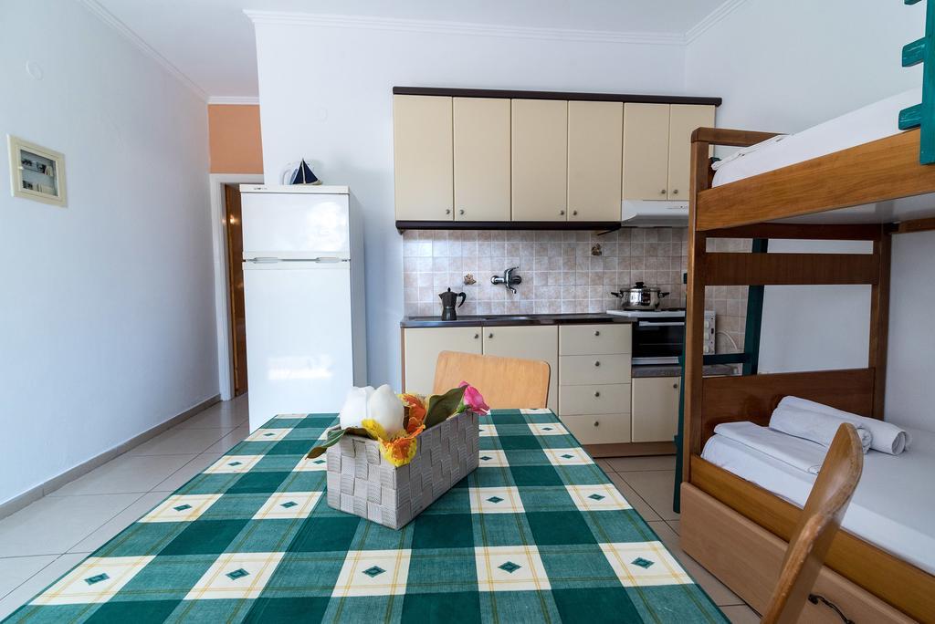 Faros Apartments Митикас Екстериор снимка