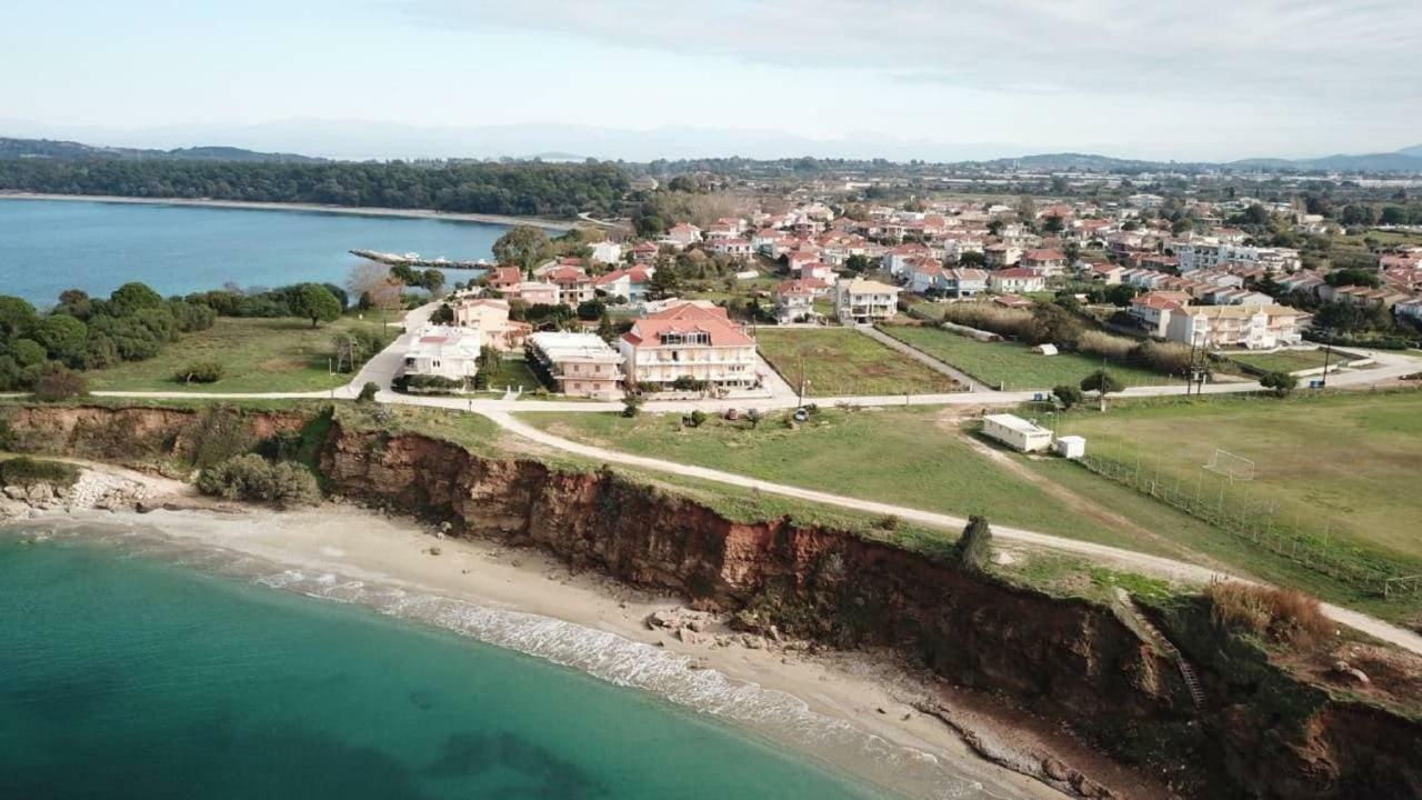 Faros Apartments Митикас Екстериор снимка
